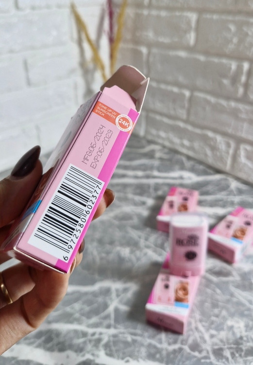 ضدافتاب استیکی گل رز کاریته